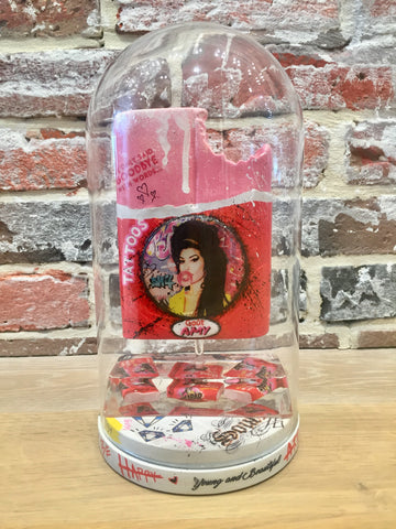 Medium Malab'Art under a bell Amy Winehouse taste