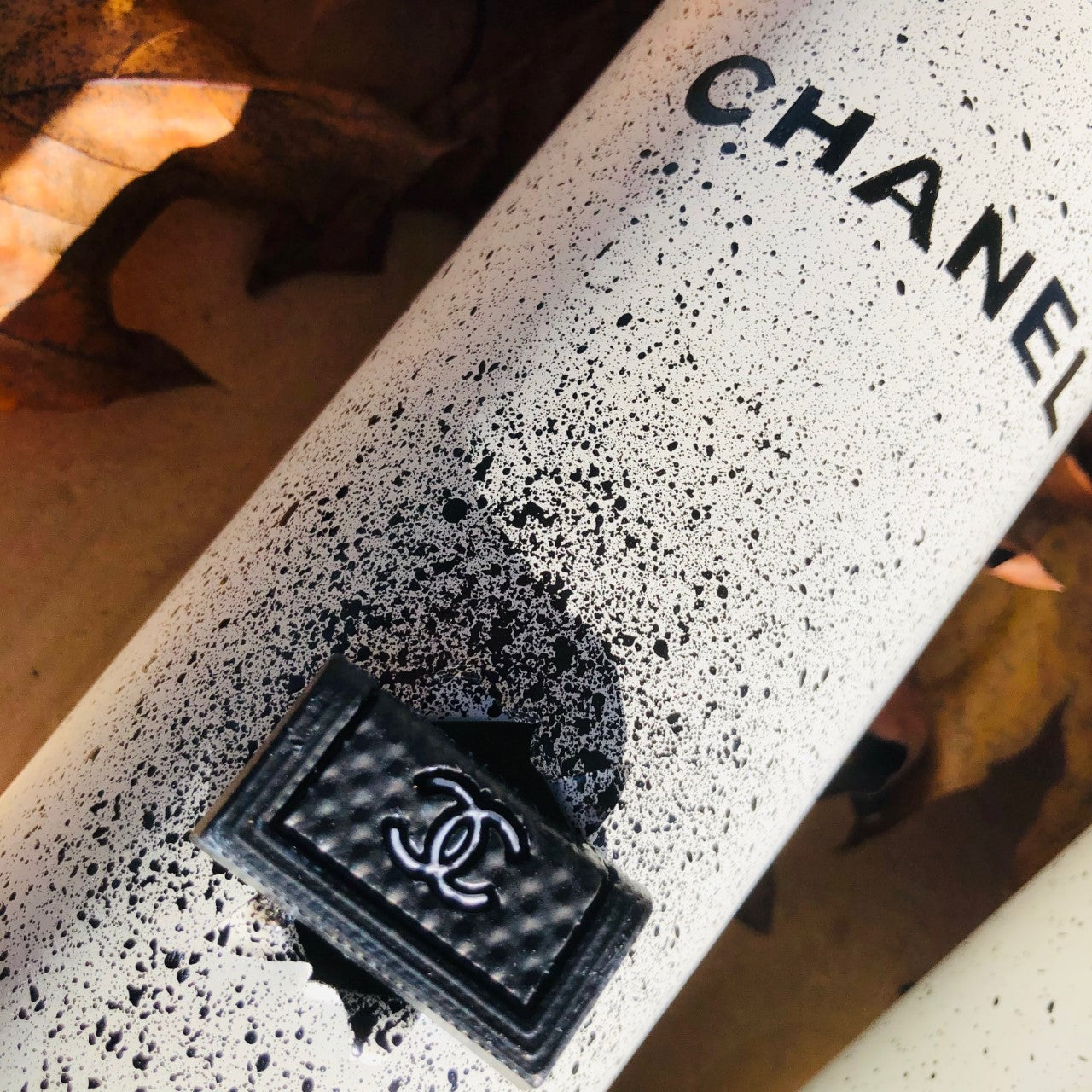 SPRAY CAN CHANEL WHITE