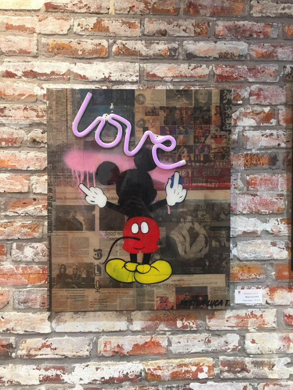 Mickey In Love on Neon